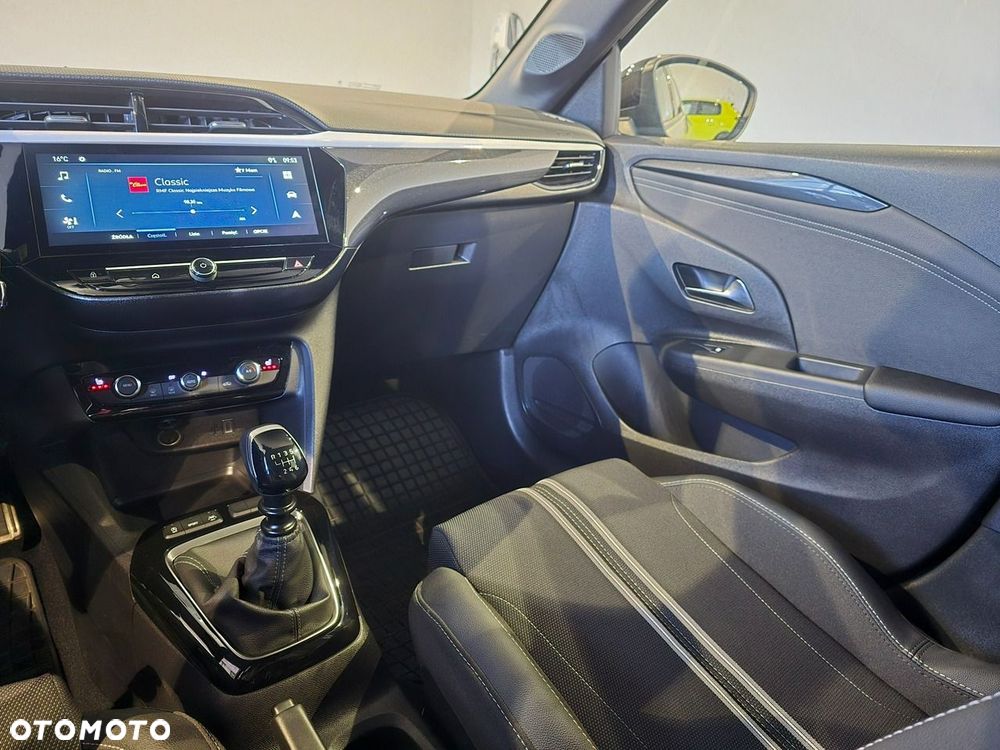Opel Corsa 1.2 GS S&S - 29