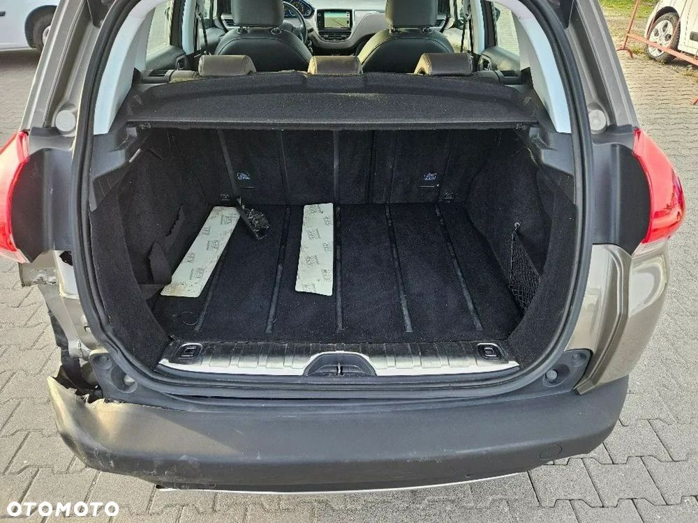 Peugeot 2008 - 9