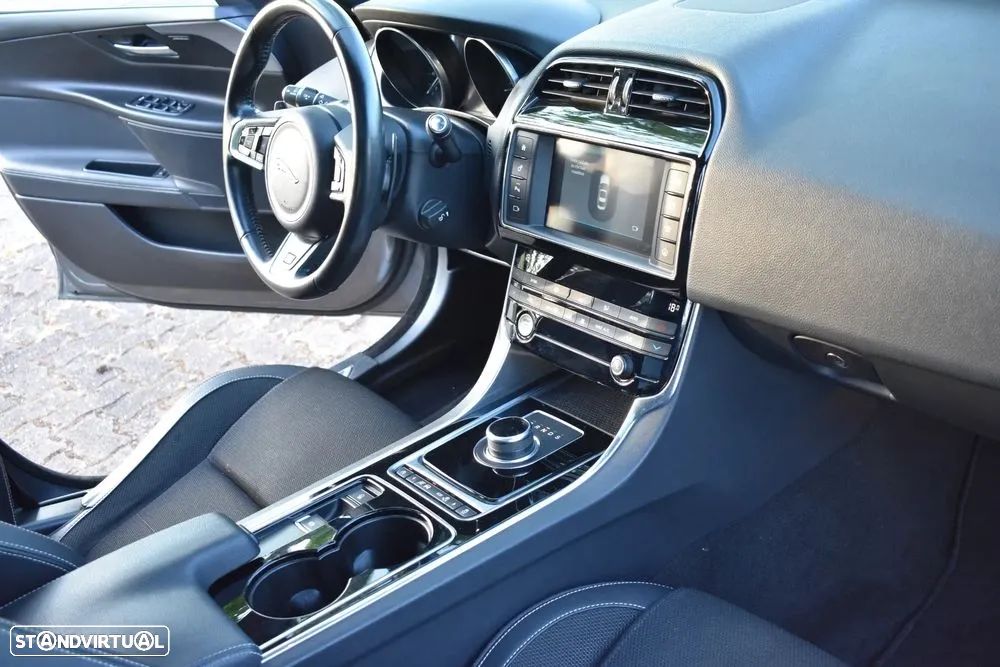 Jaguar XE 2.0 D R-Sport Aut. - 6