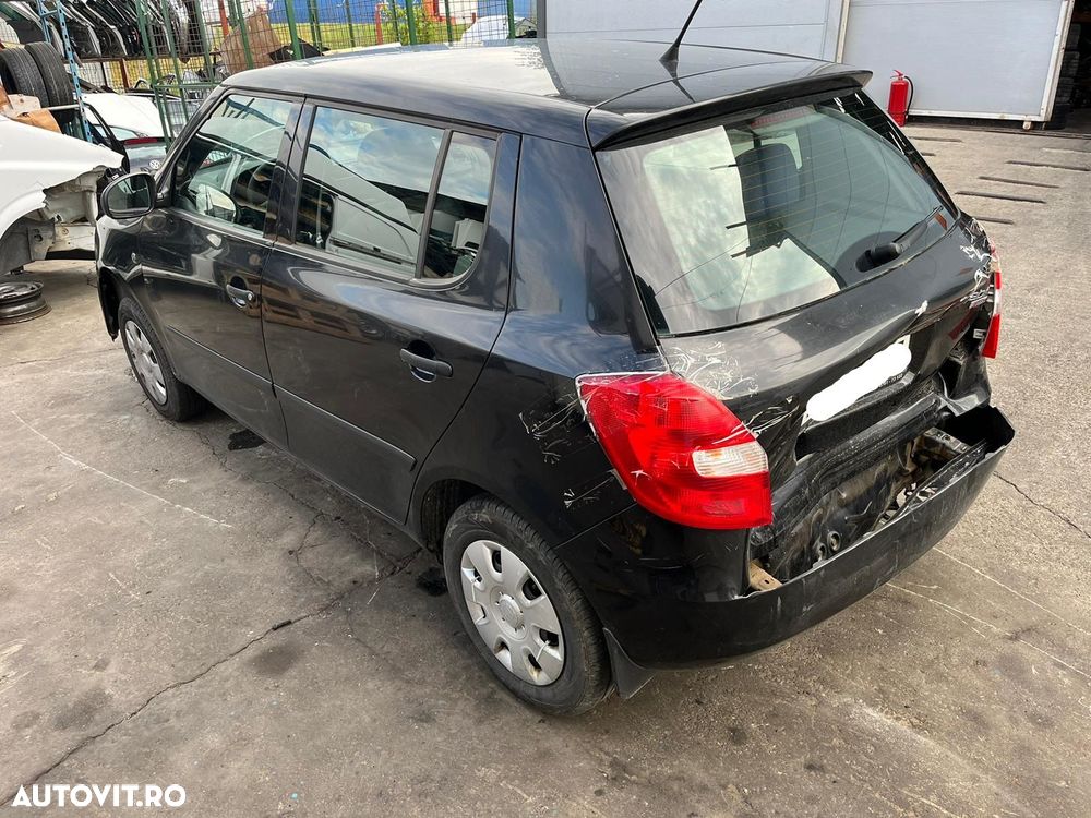 Usa Skoda Fabia 2010 Hatchback Negru - 5