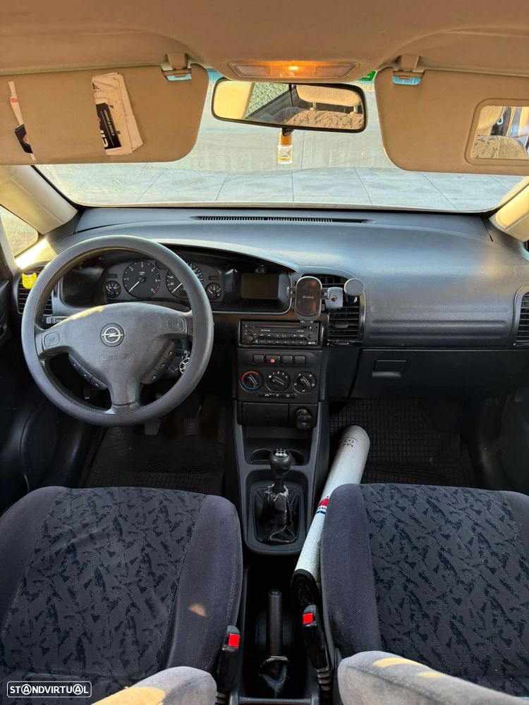 Opel Zafira - 3