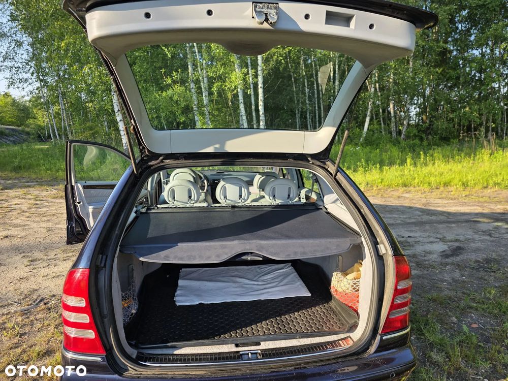 Mercedes-Benz Klasa C 320 4Matic Avantgarde Sport Edition - 12