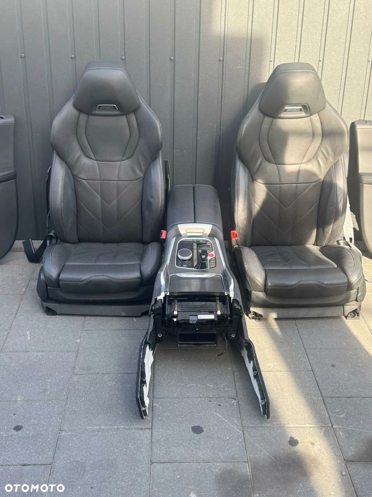 FOTELE TAPICERKA BMW XM G09 INDIVIDUAL LEADER SCHWARZ GRZANE KLIMATYZAOWANE - 2