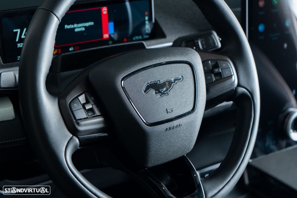 Ford Mustang Mach-E 75.7 kWh Base - 26