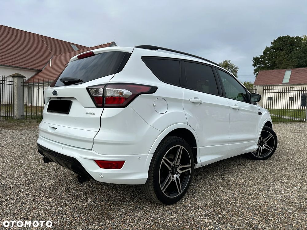 Ford Kuga 1.5 EcoBoost 2x4 ST-Line - 4