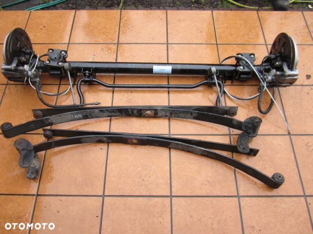 VW CADDY 2K5 LIFT BELKA TYŁ OŚ bez RESOR PODWÓJNY - 14