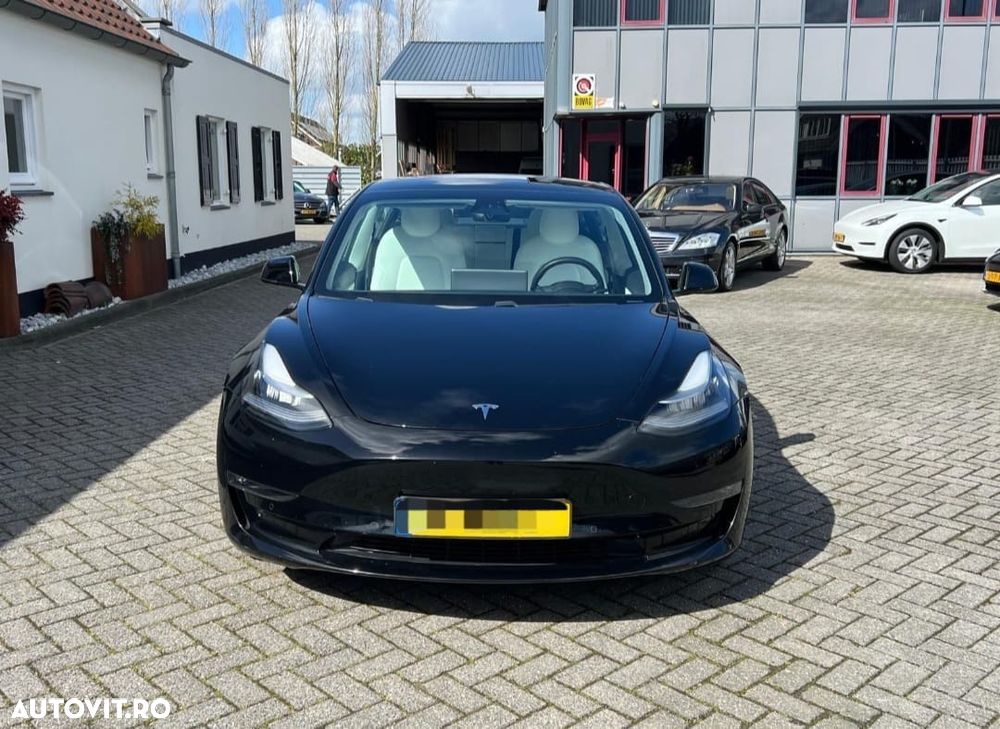 TESLA Model 3