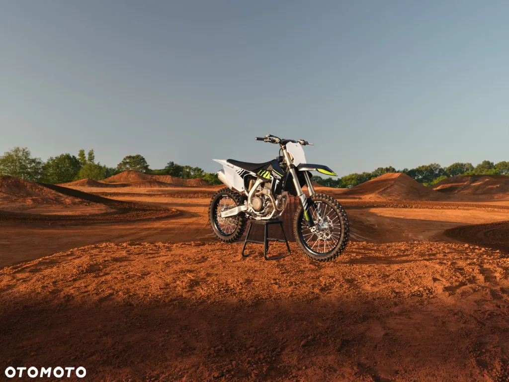 Triumph Inny - 2