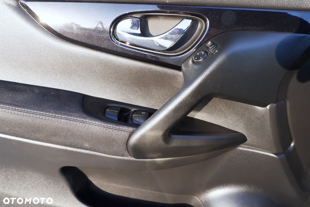 Nissan Qashqai 1.5 dCi N-Connecta - 24