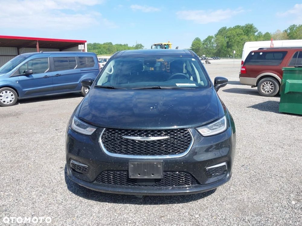 Chrysler Pacifica - 3