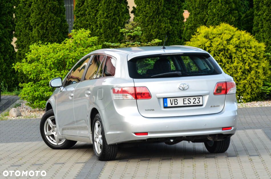 Toyota Avensis 1.8 Comfort - 4