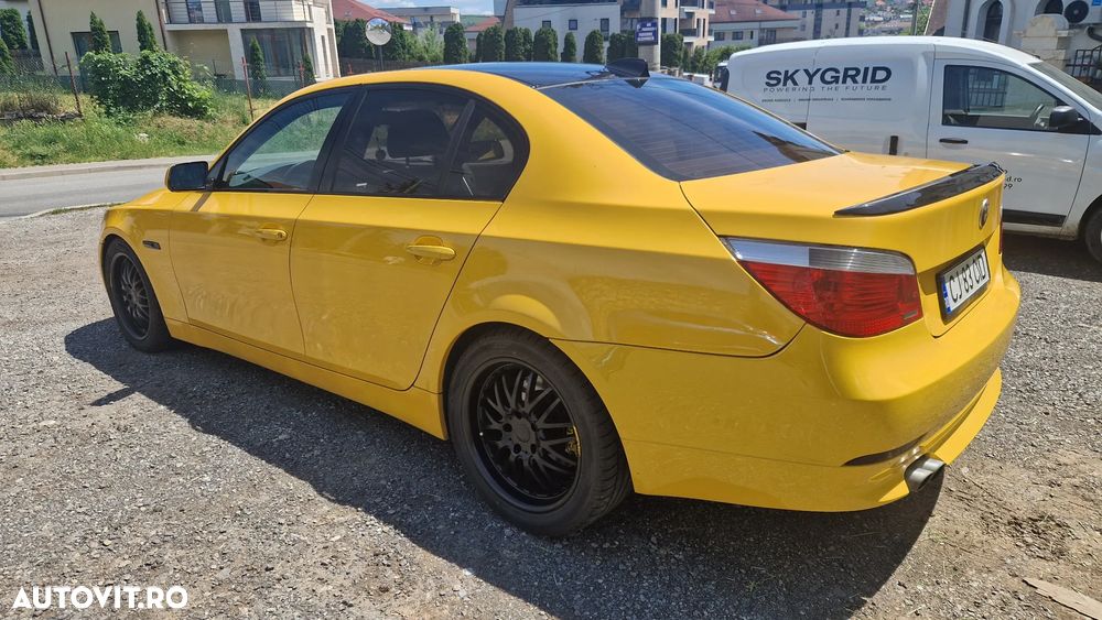 BMW Seria 5 520i - 7