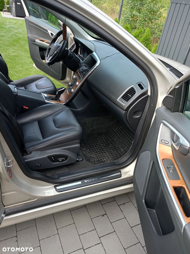Volvo XC 60 D4 AWD Summum - 16