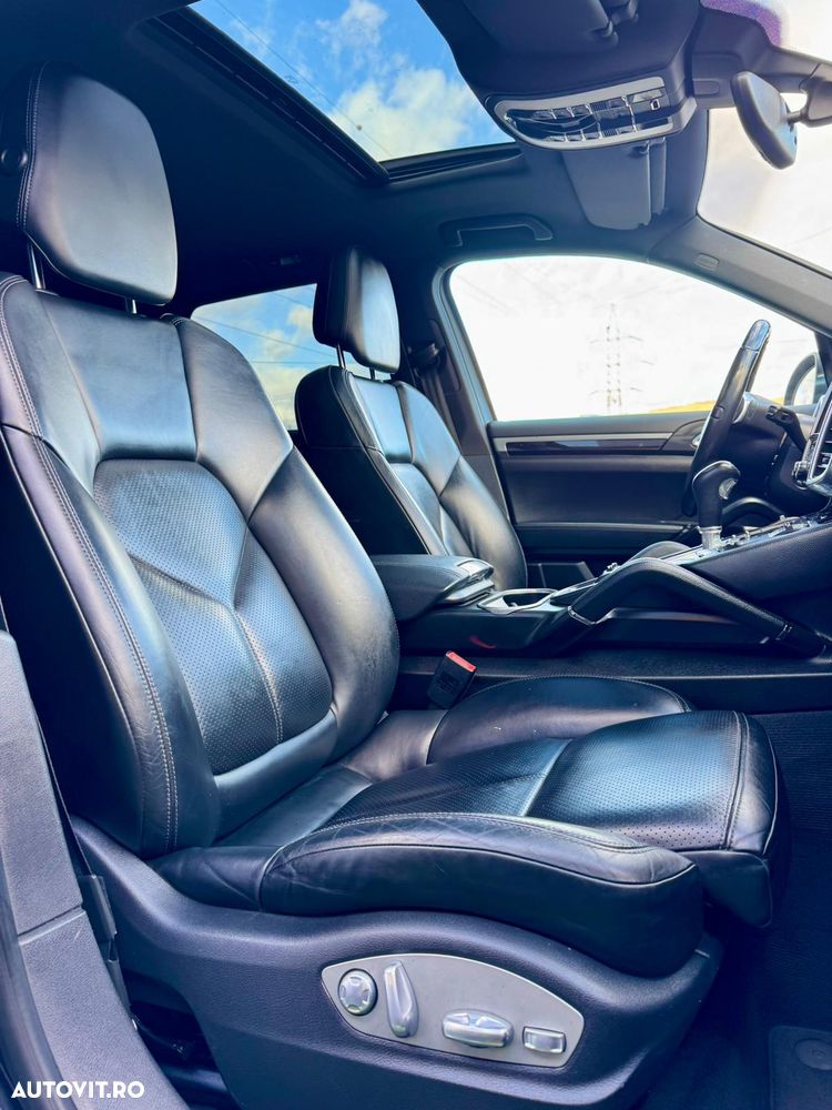 Porsche Cayenne Diesel Tiptronic S - 28