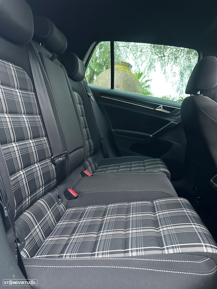 VW Golf 2.0 TDI GTD DSG - 13
