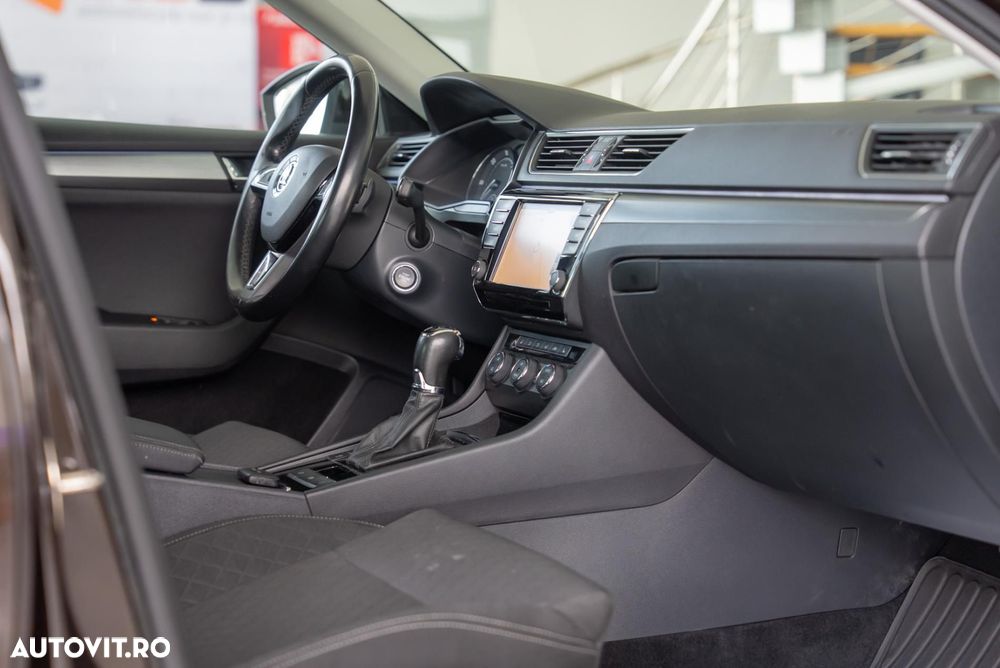 Skoda Superb 2.0 TDI DSG Active - 16