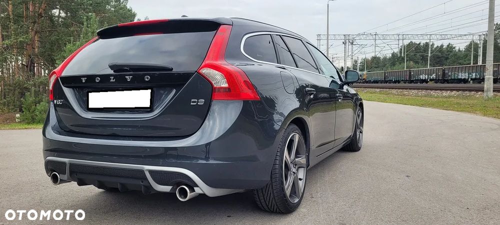 Volvo V60 D3 Geartronic R-Design - 3