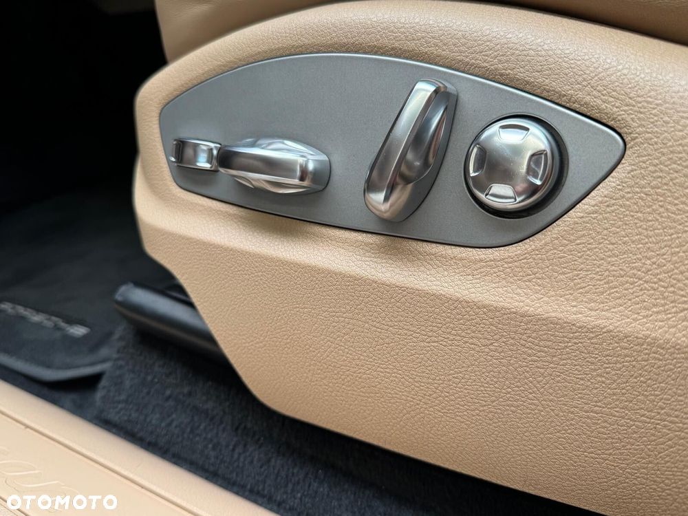 Porsche Macan Standard - 13