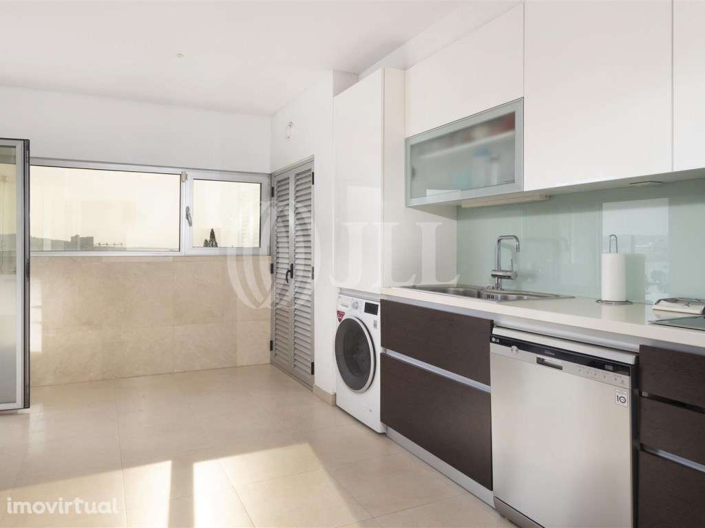 Apartamento T3 com varanda e garagem,em Algés, Oeiras - Grande imagem: 5/17