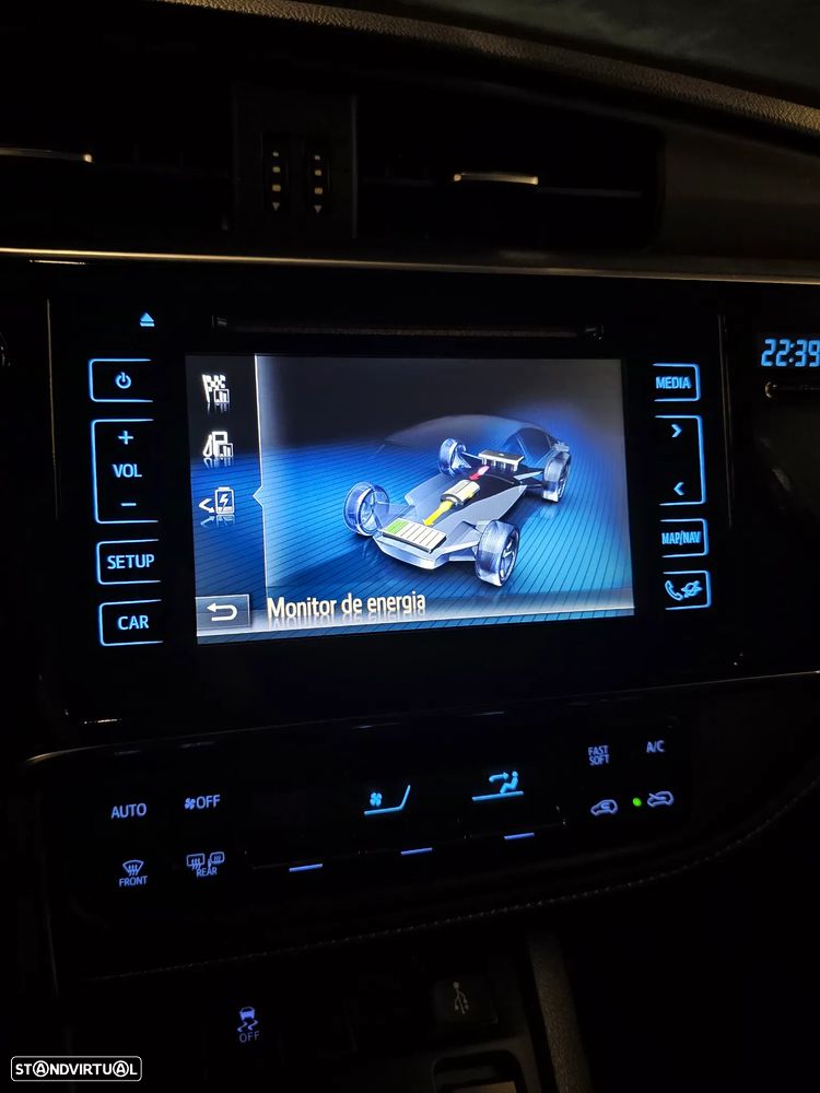 Toyota Auris Touring Sports 1.8 HSD Comfort +P.Techno+P.Sport - 18
