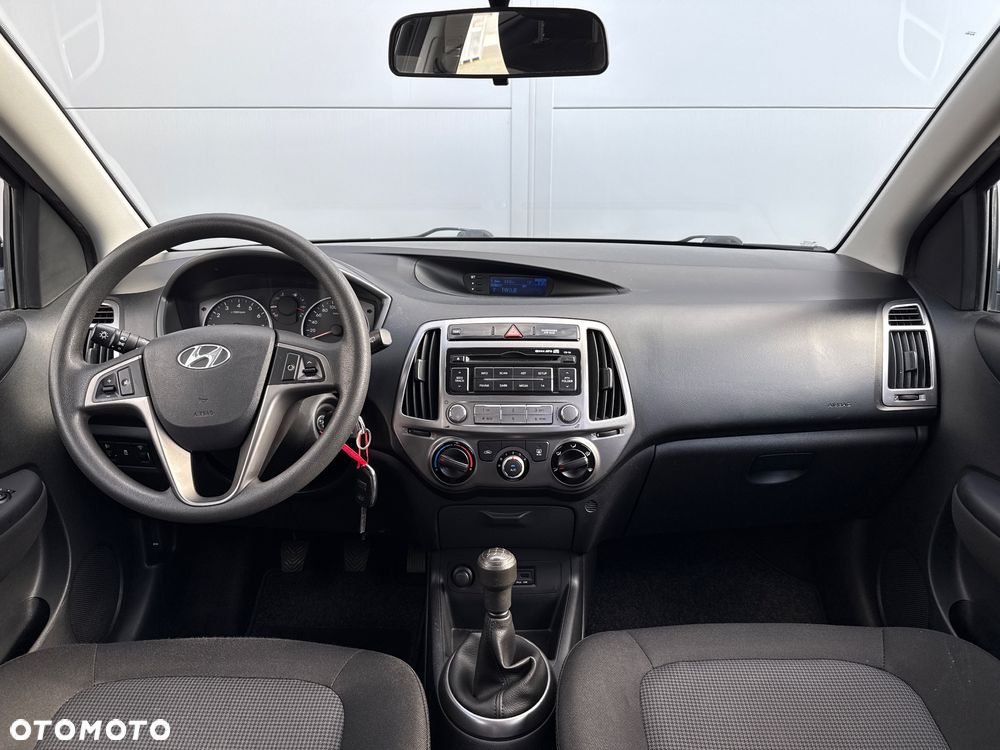 Hyundai i20 1.2 Trend - 14
