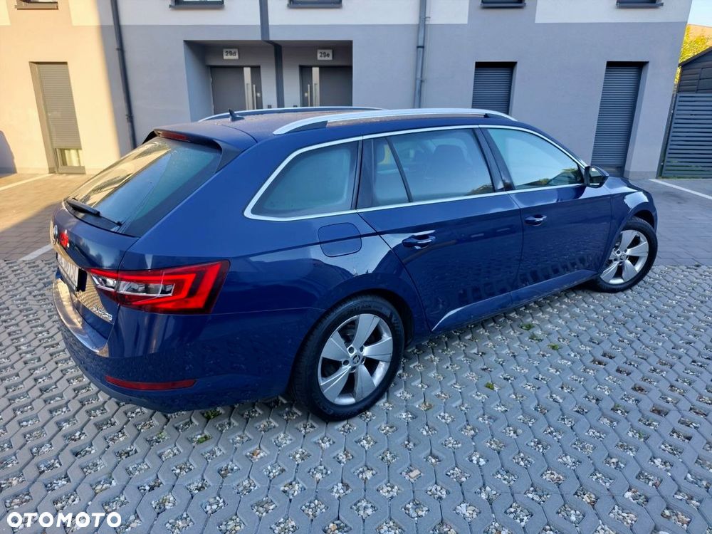 Skoda Superb 2.0 TDI Premium Edition - 3