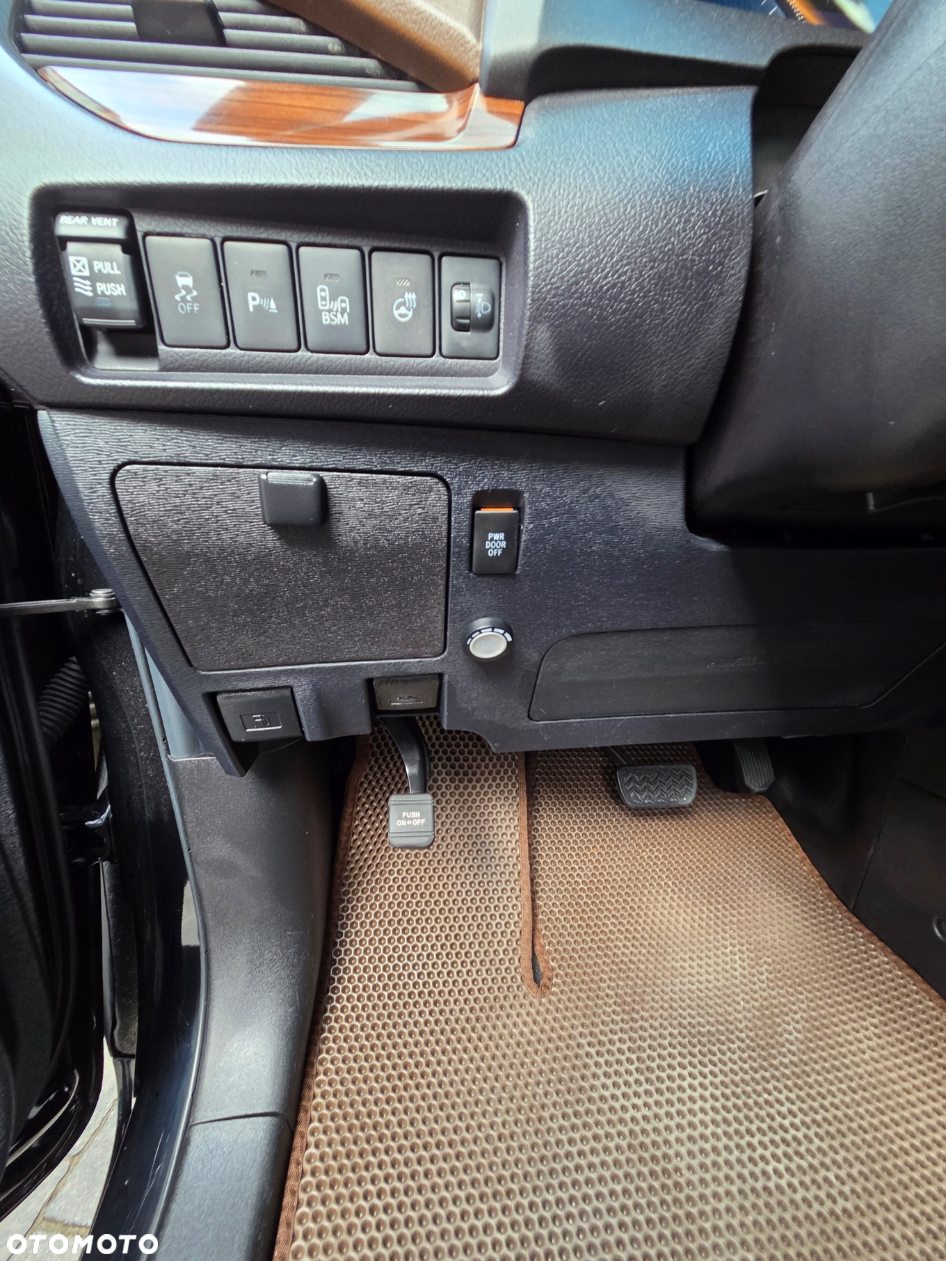 Toyota Sienna 3.5 V6 - 6