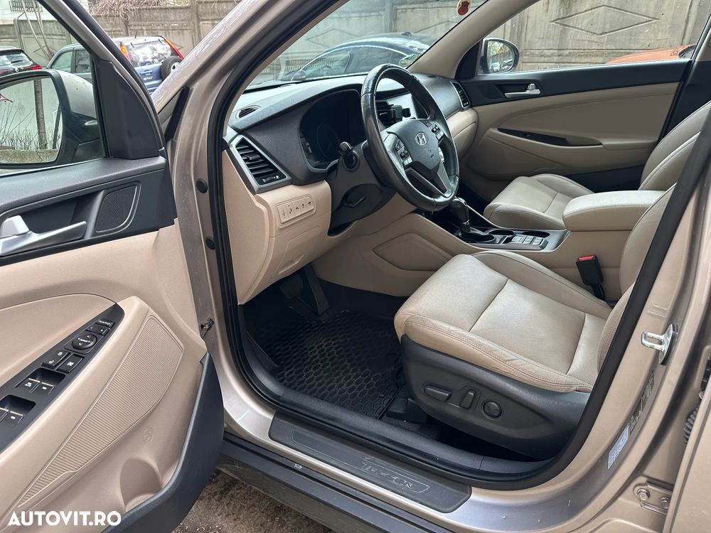 Hyundai Tucson 2.0 CRDI 4WD 6AT Premium+ - 11