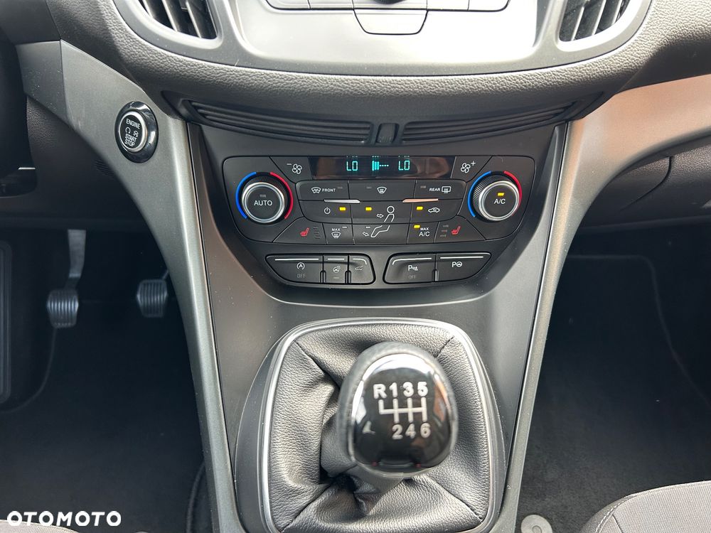 Ford Kuga - 27