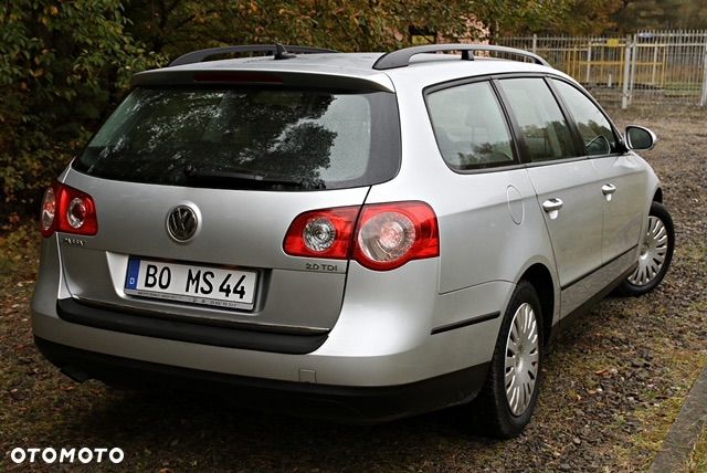 Volkswagen Passat 2.0 TDI Comfortline - 13