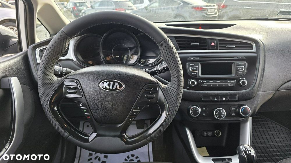 Kia Ceed - 26