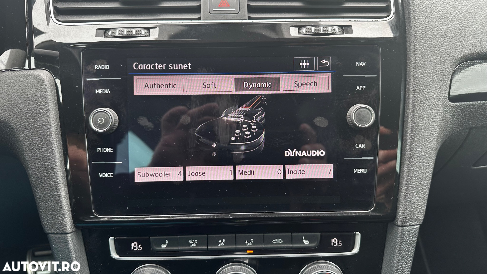 Volkswagen Golf 2.0 TDI DSG Sound - 18