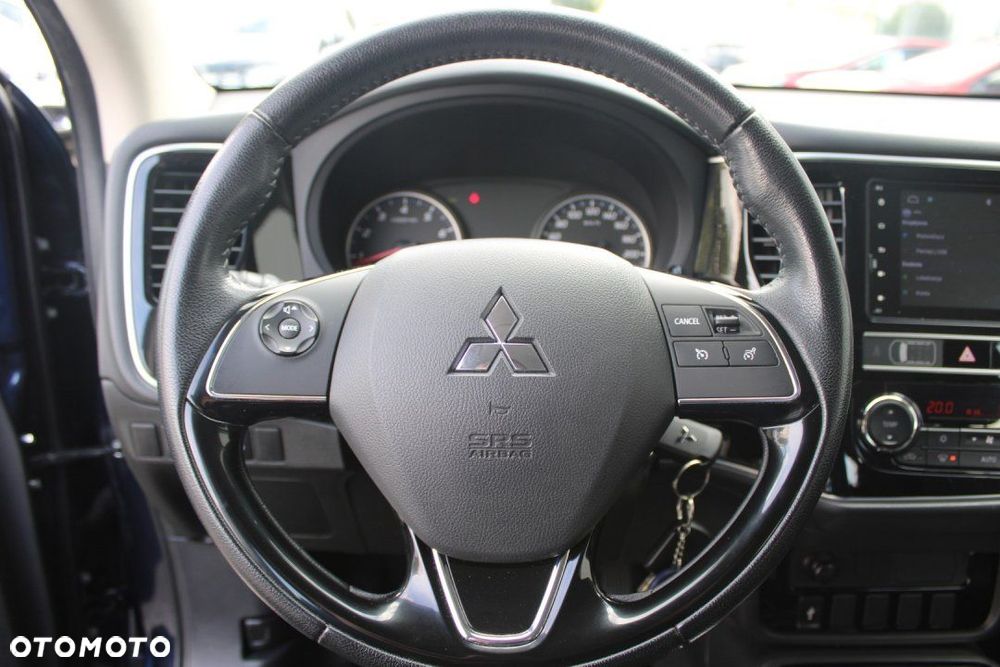 Mitsubishi Outlander - 24