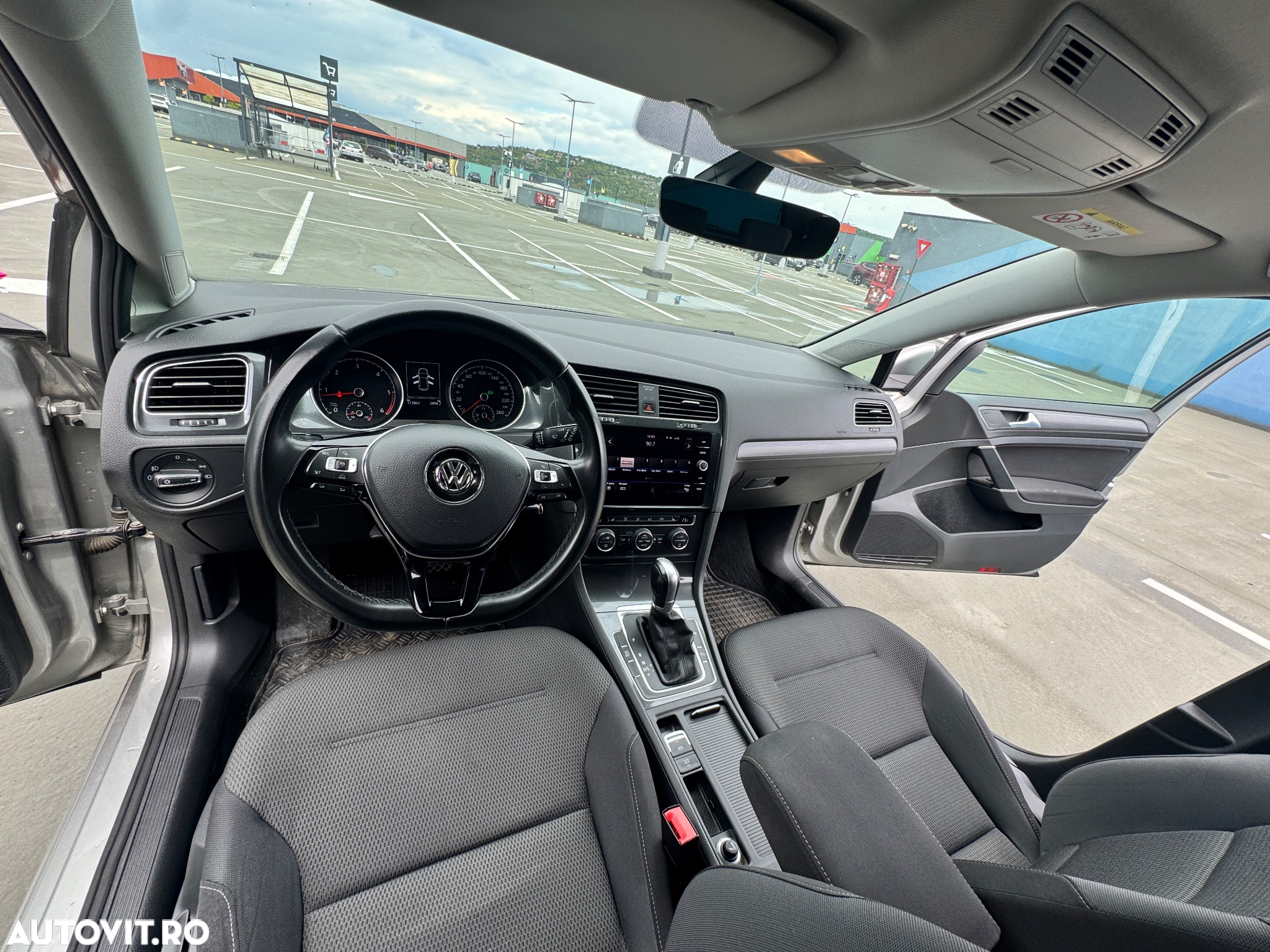 Volkswagen Golf 1.6 TDI DSG Comfortline - 9