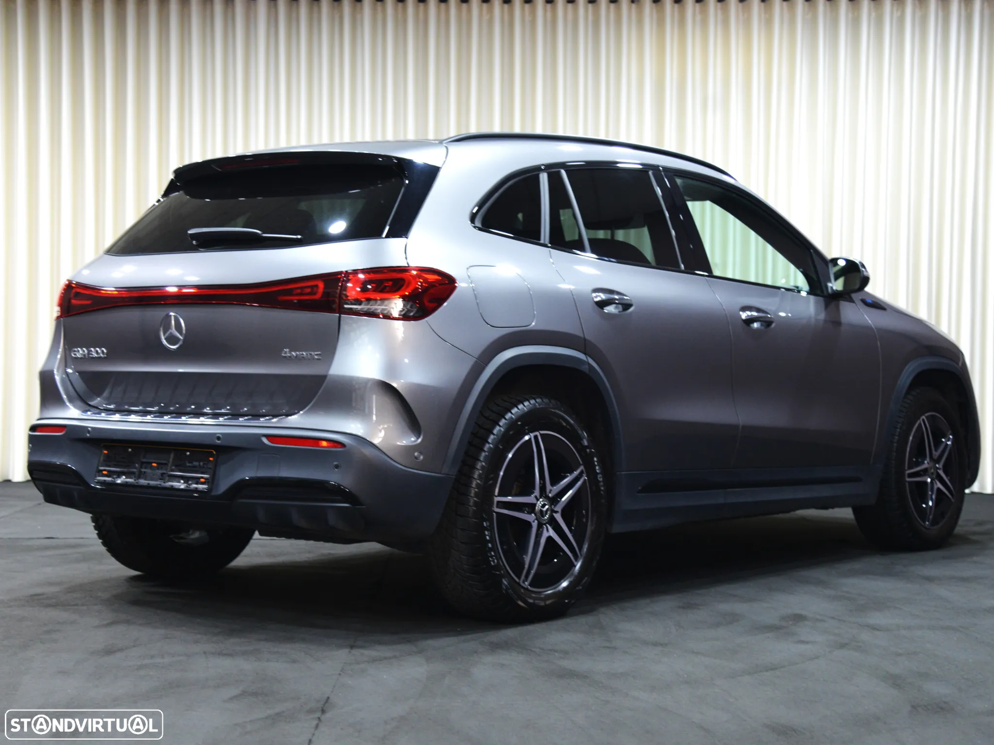 Mercedes-Benz EQA 300 4Matic AMG Line - 4