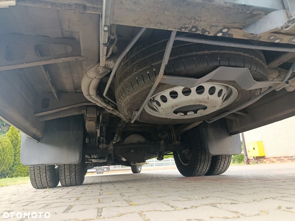 Mercedes-Benz Sprinter - 20