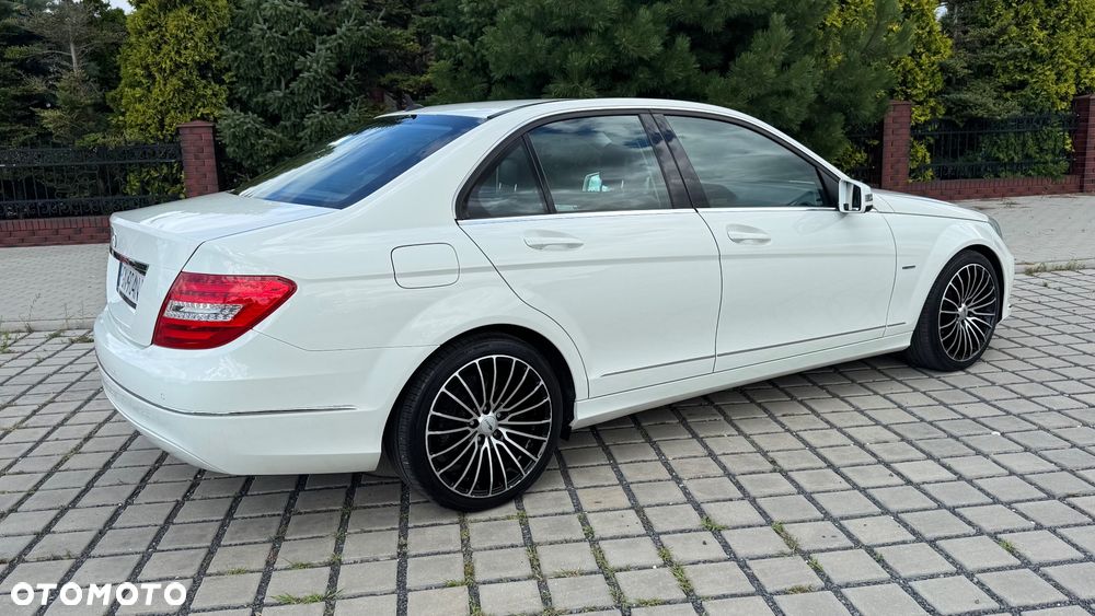 Mercedes-Benz Klasa C 180 BlueEFFICIENCY 7G-TRONIC Avantgarde - 15