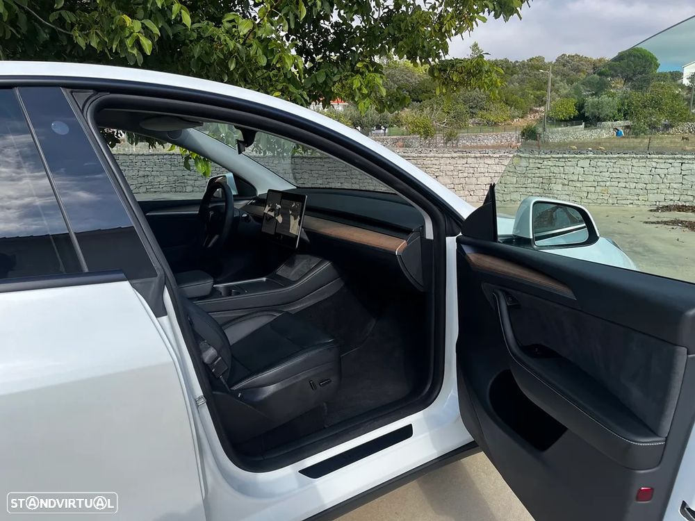 Tesla Model Y Long Range Tração Integral - 14