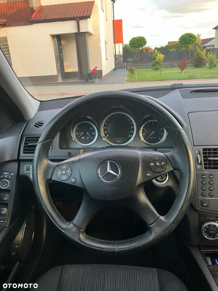 Mercedes-Benz Klasa C 180 K BlueEff Avantgarde - 12