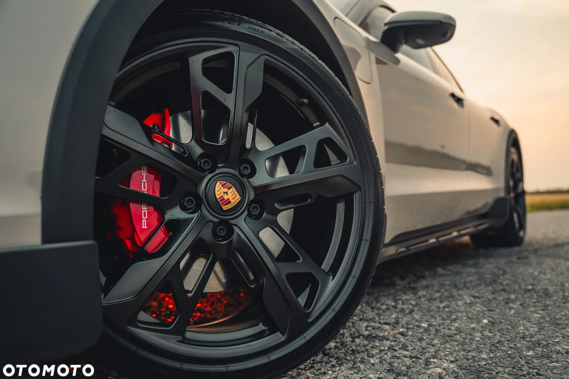 Porsche Taycan 4S Cross Turismo - 3