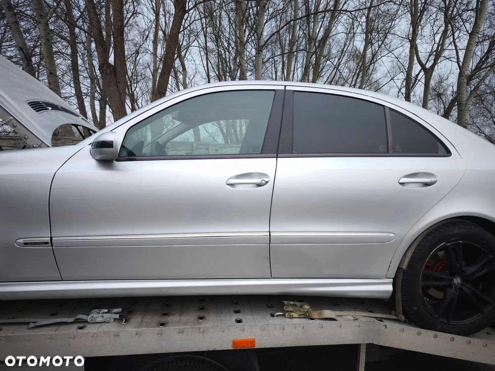 Drzwi lewy lewe tył Mercedes w211 srebrne c775 - 1