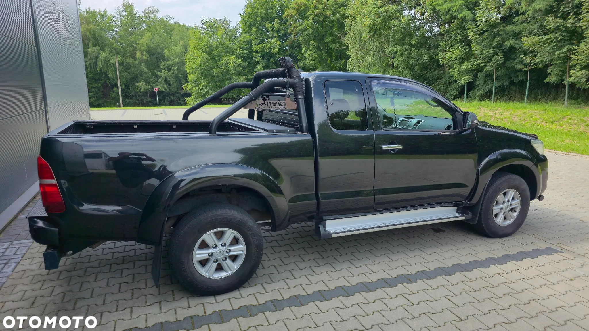 Toyota Hilux 2.5 D-4D SR - 8