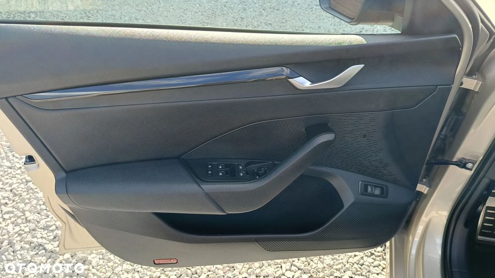 Skoda Octavia 1.5 TSI mHEV Sportline DSG - 14