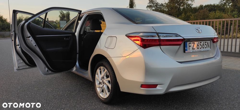 Toyota Corolla 1.6 Comfort - 21