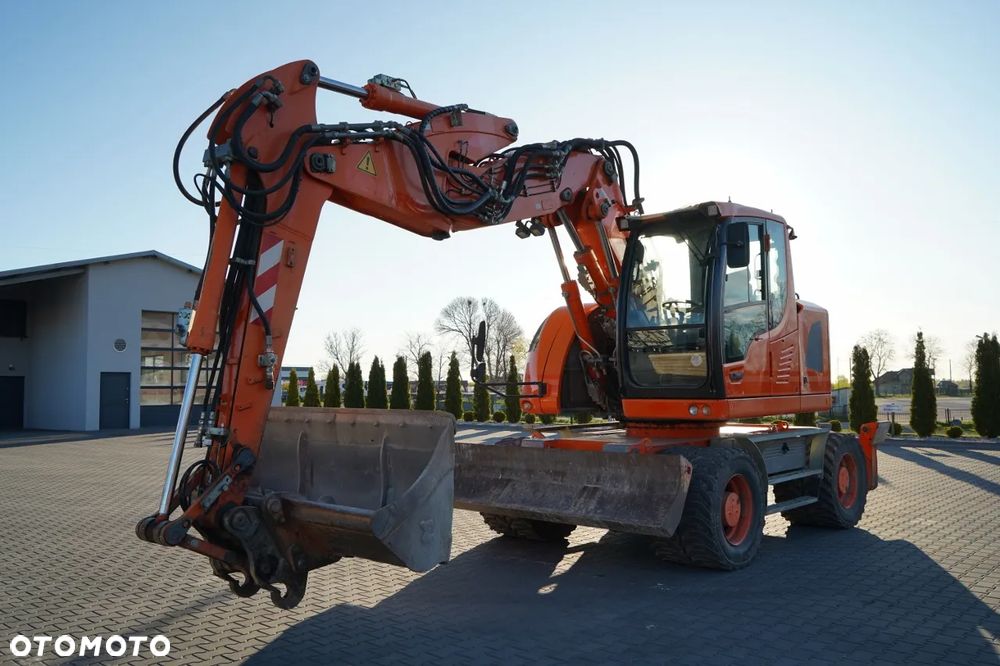 Liebherr A914 COMPACT / KOPARKA KOŁOWA / KOMPLET ŁYŻEK/ ORYGINALNY FABRYCZNY LAKIER / KLIMATYZACJA / KAMERY - 2