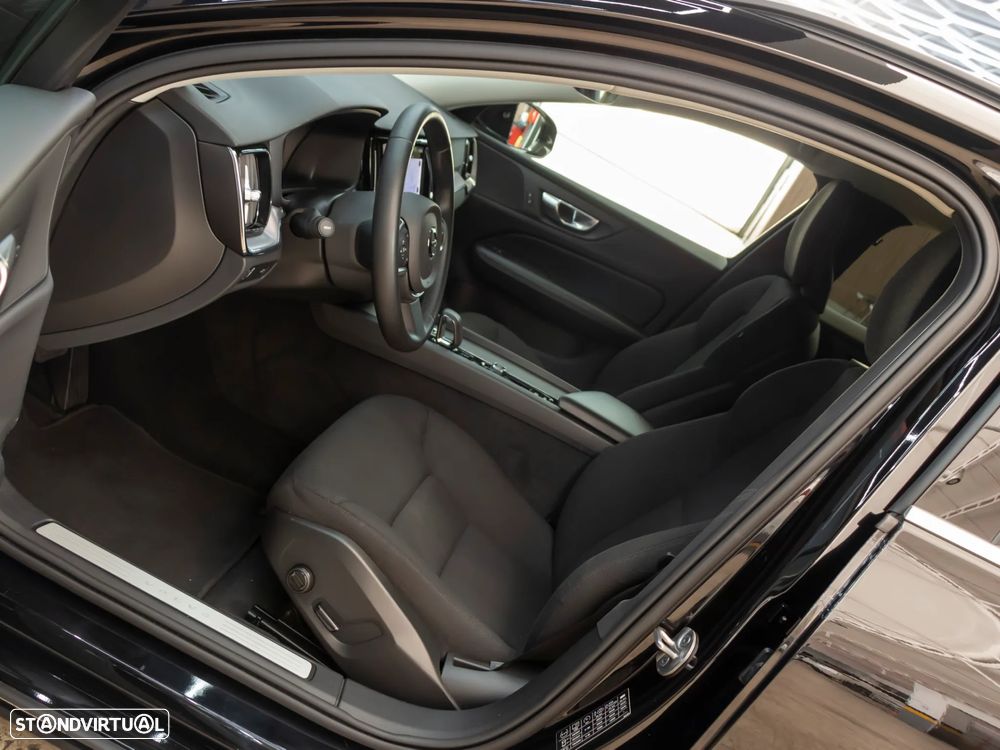 Volvo V60 2.0 B4 Momentum Plus Geartronic - 16