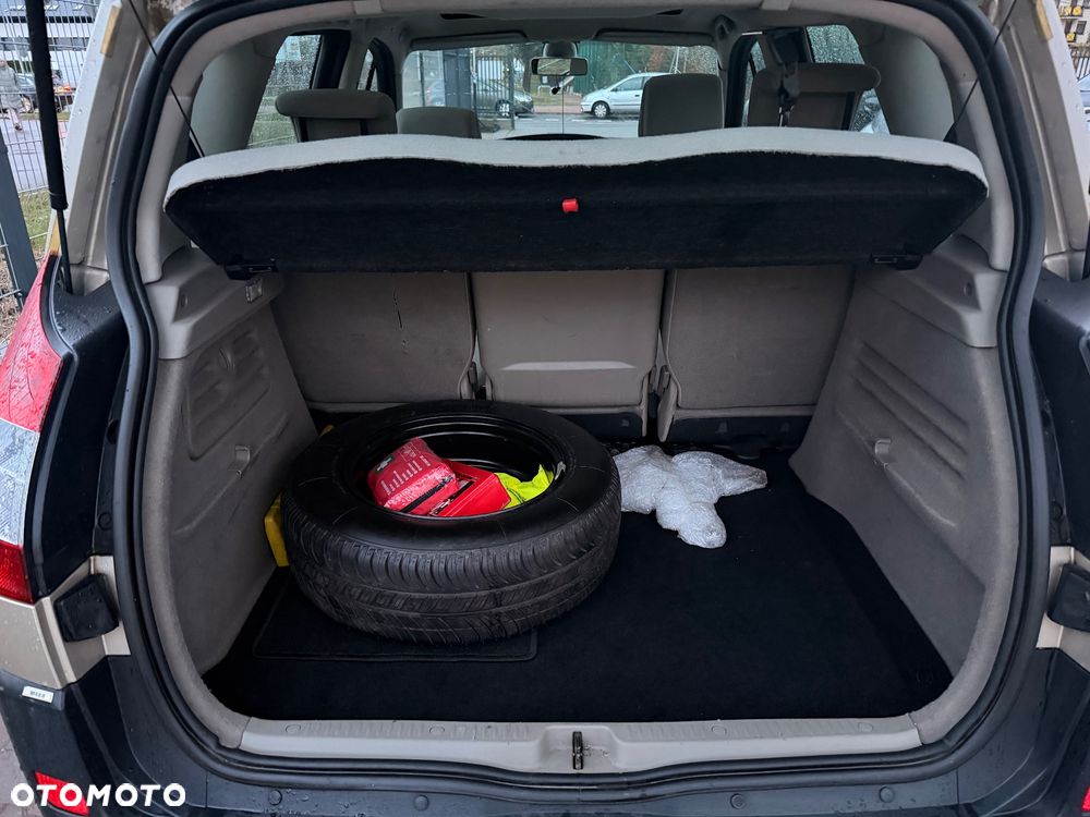 Renault Scenic - 20