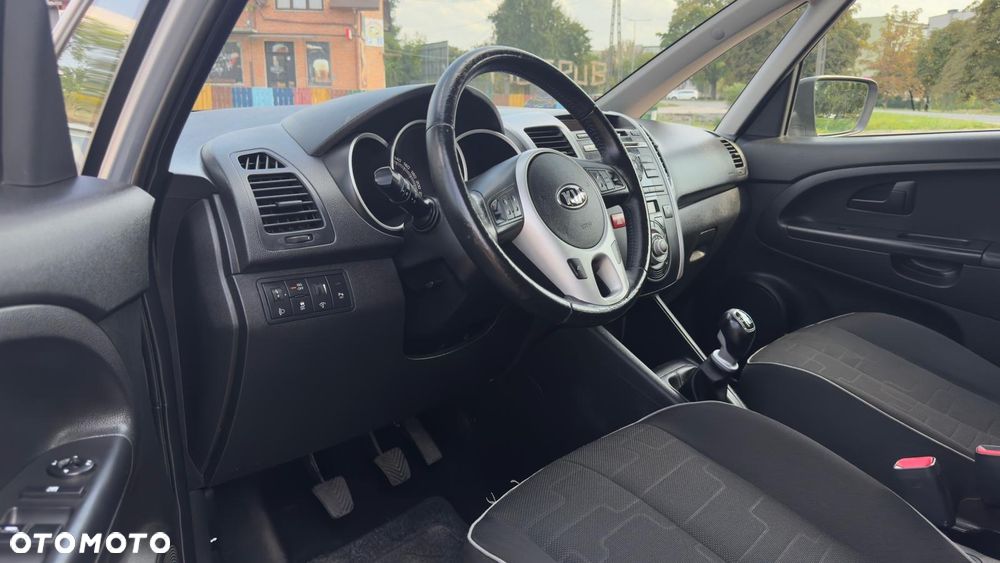 Kia Venga - 12