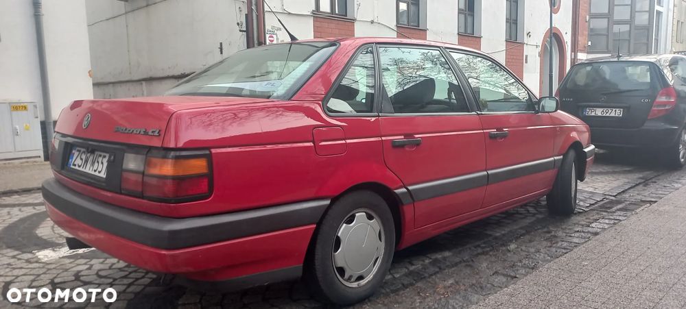 Volkswagen Passat 1.9 TD CL - 3