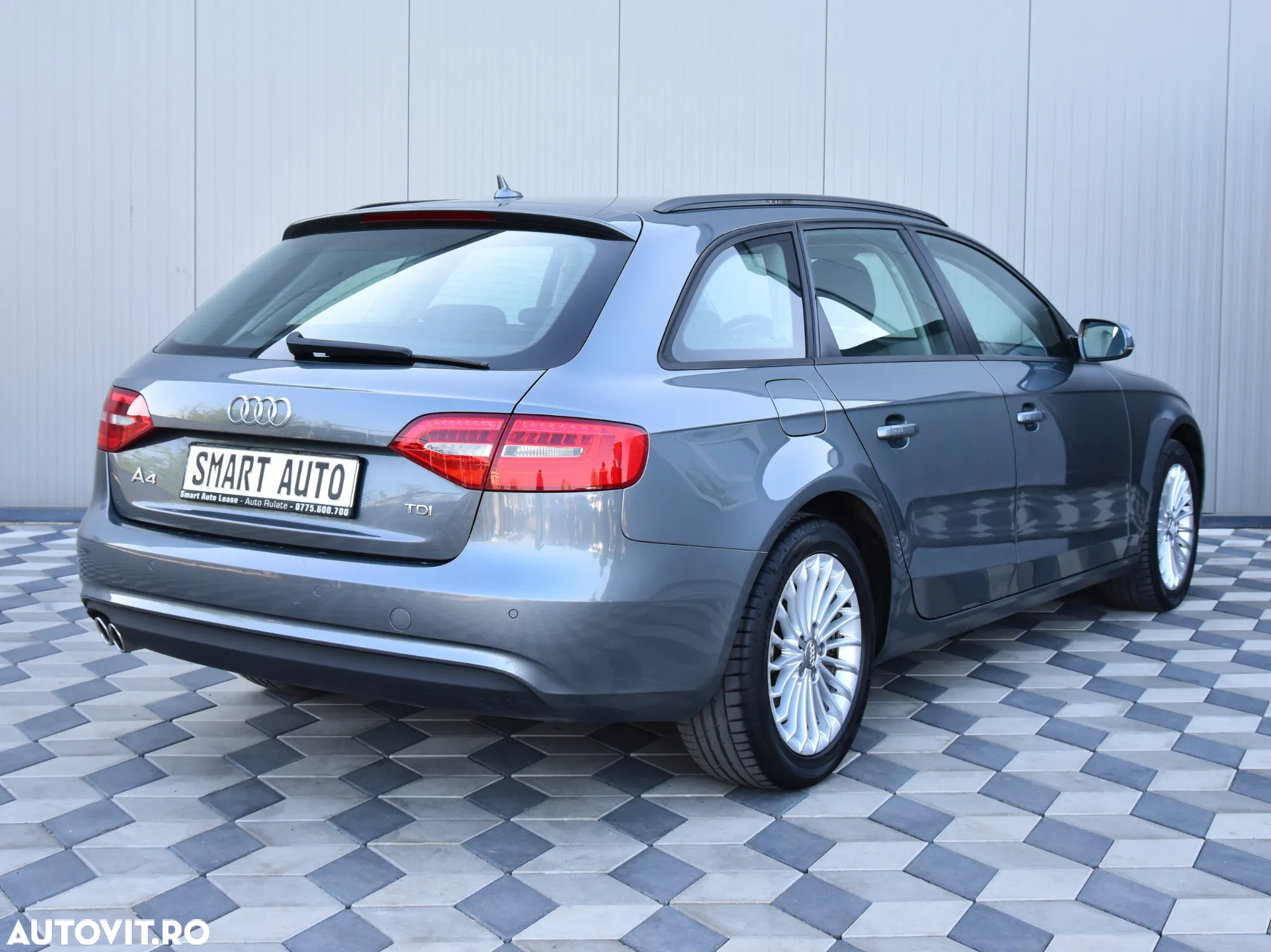 Audi A4 Avant 2.0 TDI DPF multitronic Attraction - 12